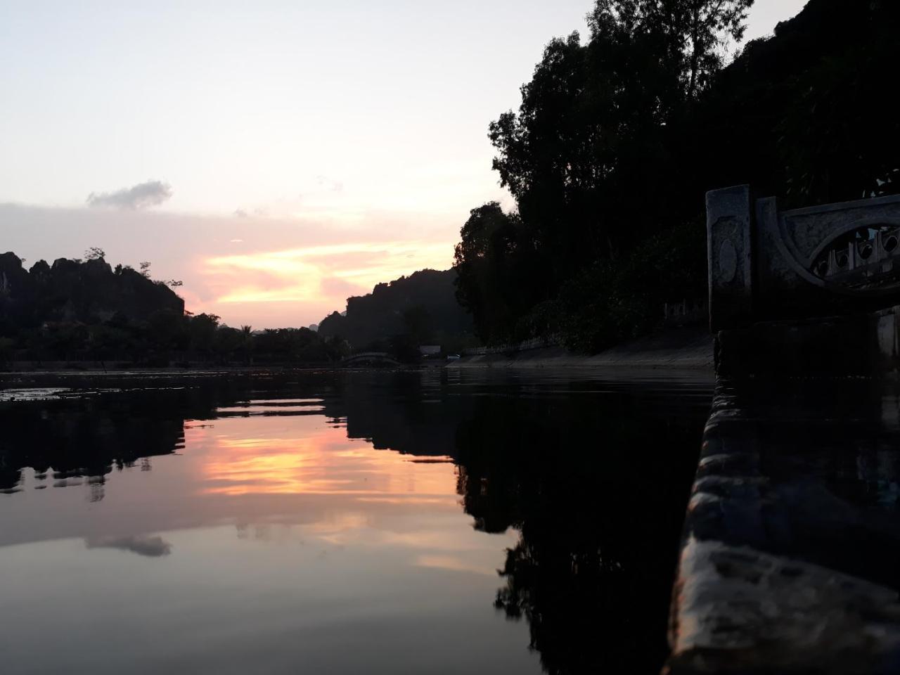 Center Tam Coc Homestay นิญบิ่ญ ภายนอก รูปภาพ
